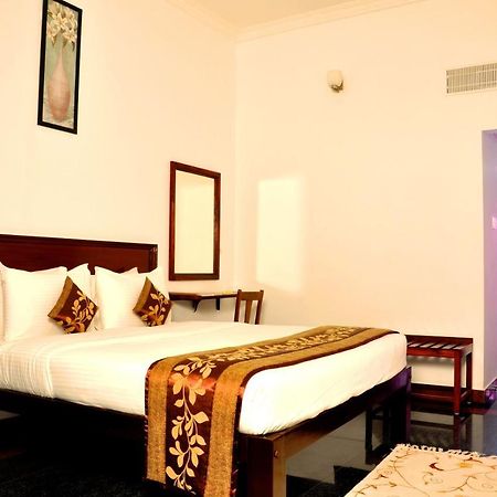 Hotel Bonsejour Pondicherry Exterior foto