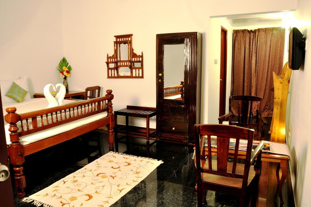 Hotel Bonsejour Pondicherry Exterior foto