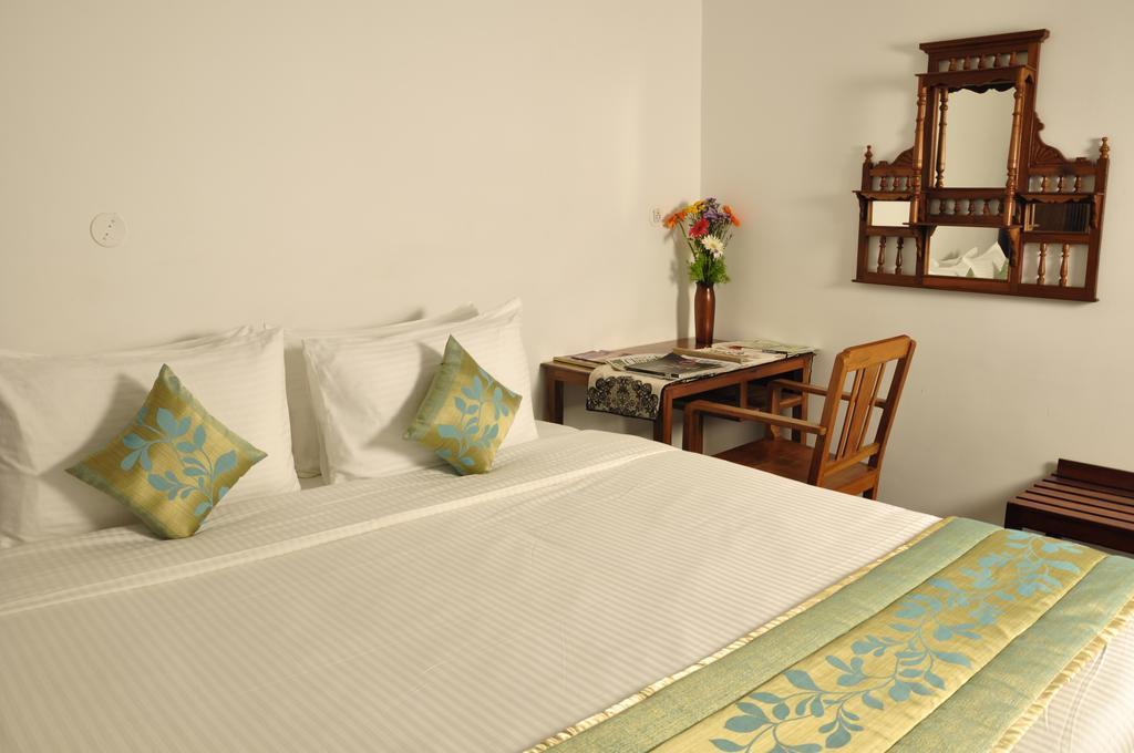 Hotel Bonsejour Pondicherry Exterior foto
