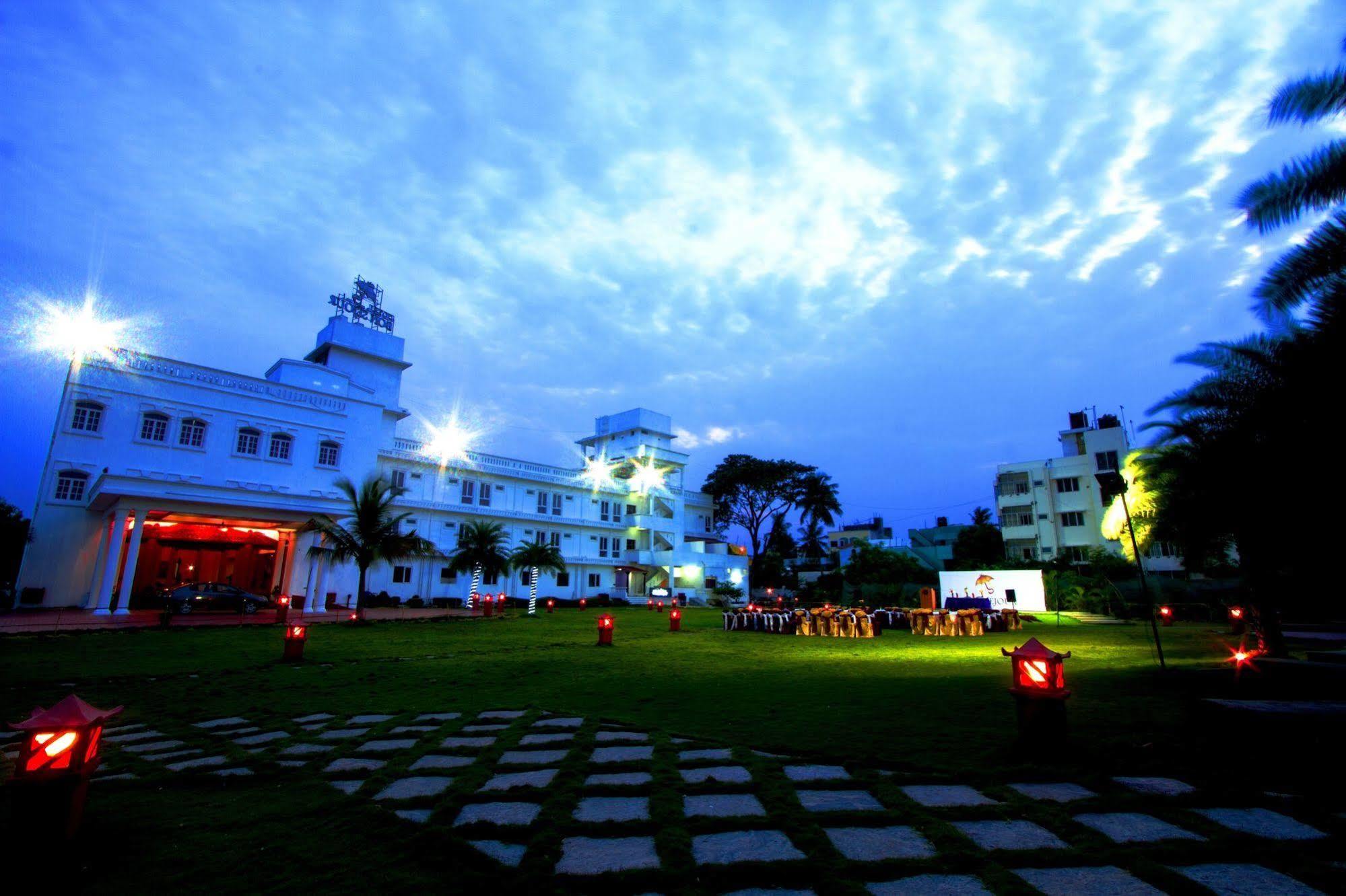 Hotel Bonsejour Pondicherry Exterior foto