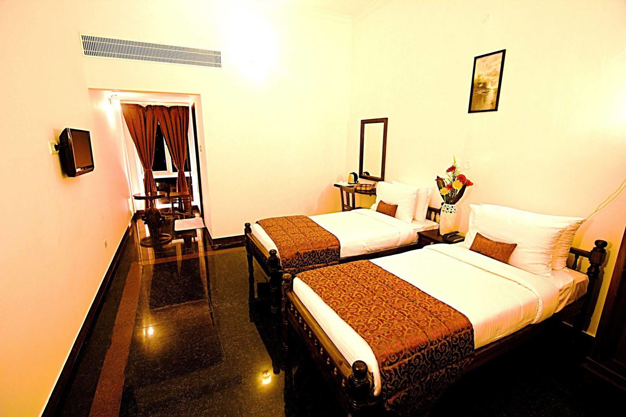 Hotel Bonsejour Pondicherry Exterior foto