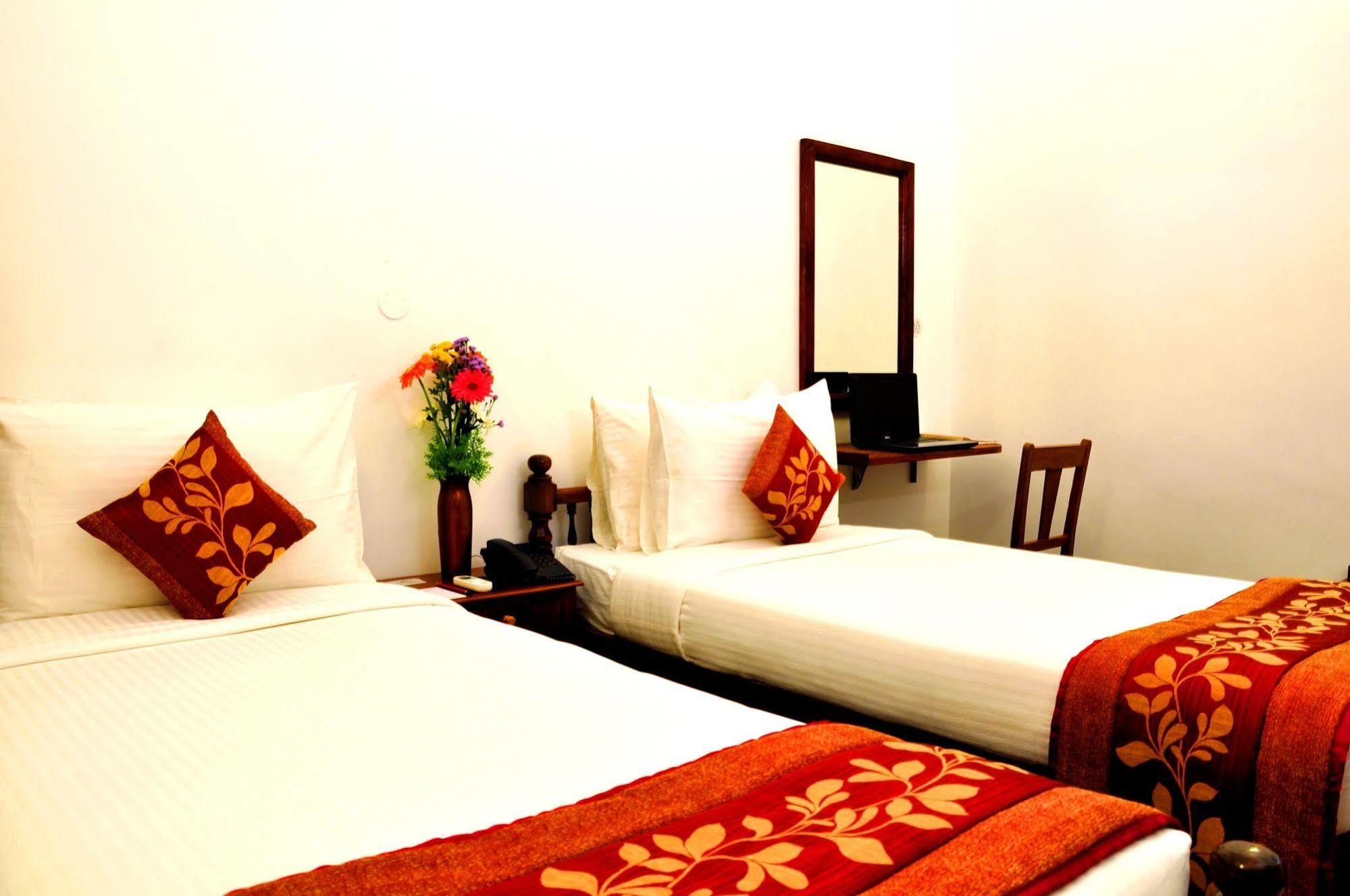 Hotel Bonsejour Pondicherry Exterior foto
